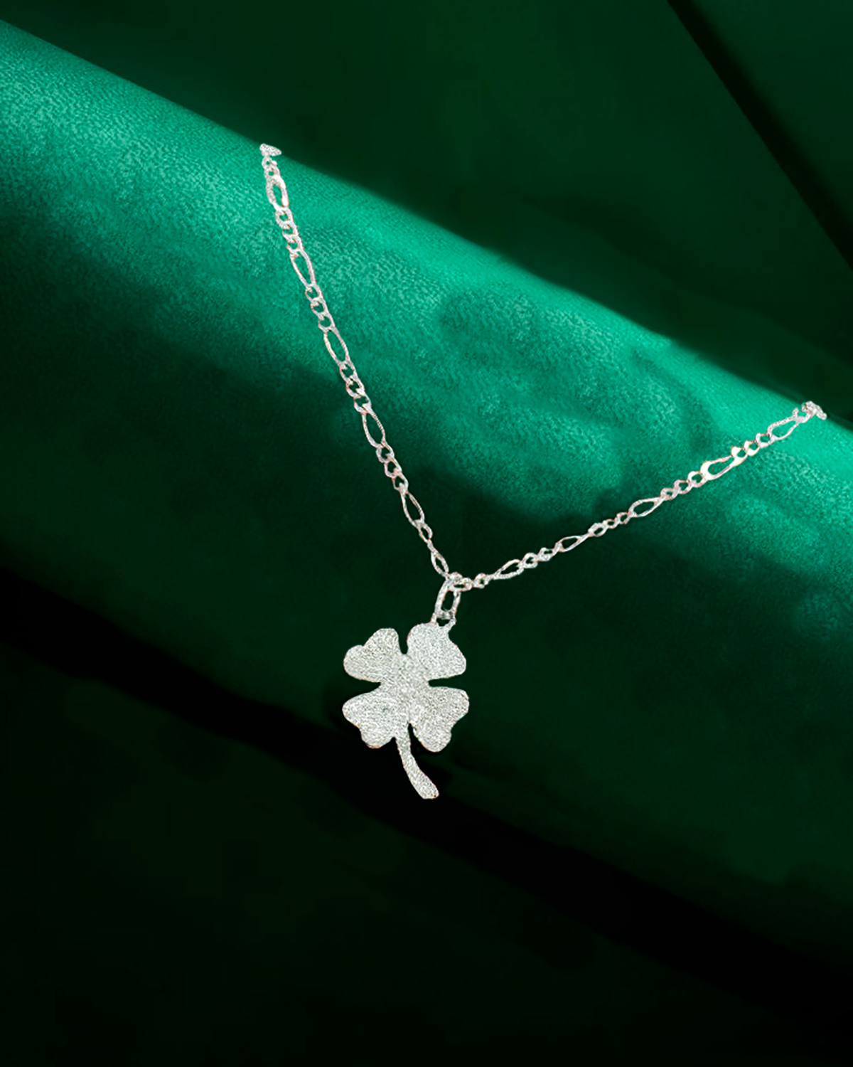 Collar: Esencia del Trébol